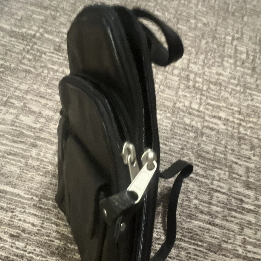 Canyon Outback Black Zip Backpack Adjustable Straps Pockets Travel